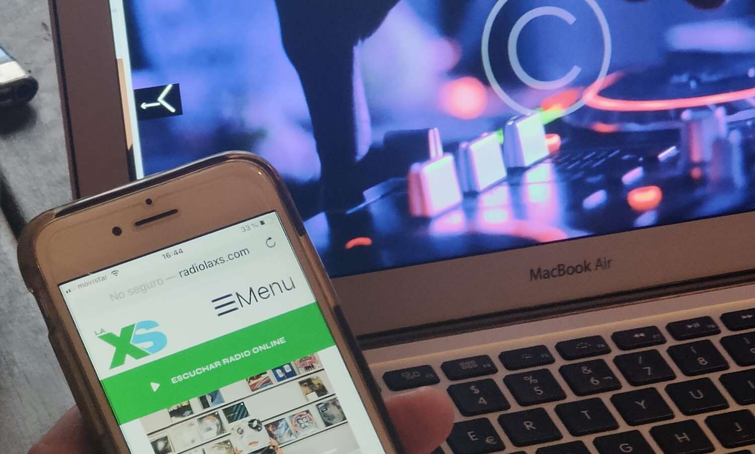 Lleva a La Xs en tu teléfono móvil, en tu ordenador, en tu smart TV, en tu coche....donde quieras...en cualquier parte del planeta donde llegue internet!